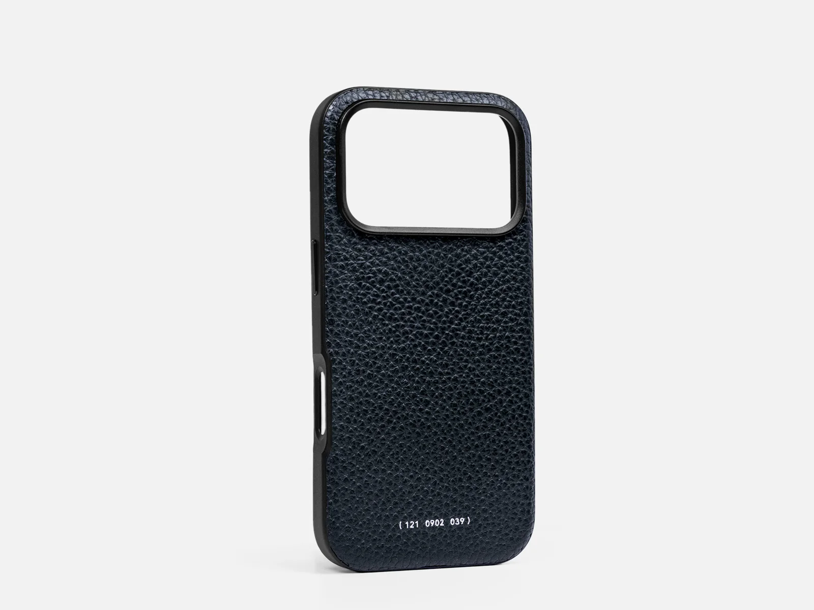 121 MagSafe Pebbled Leather Case | iPhone 17 Pro - Image 11