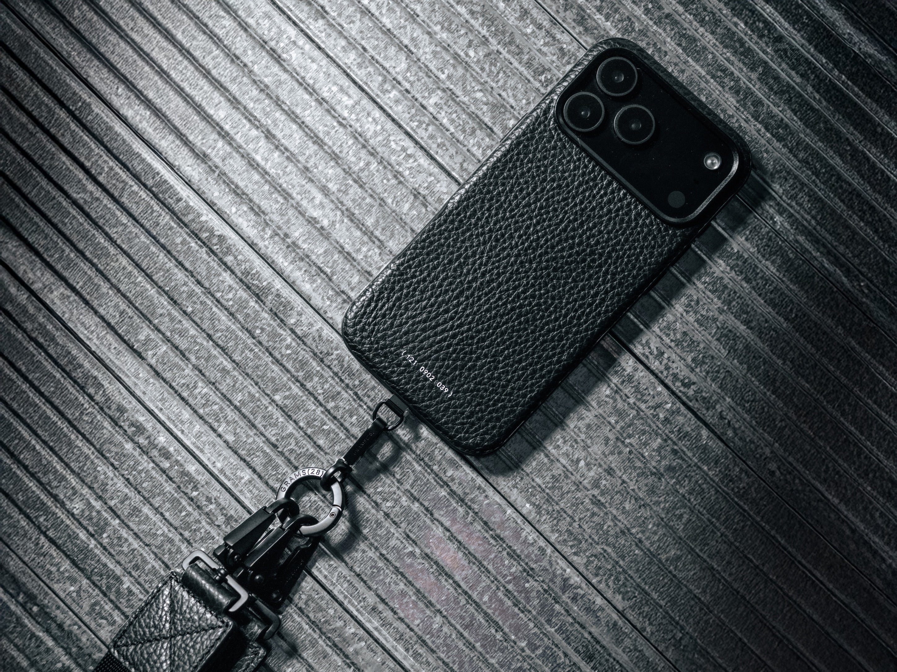 121 MagSafe Pebbled Leather Case | iPhone 17 Pro Max - Image 15
