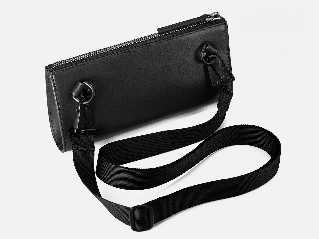 109 Essential Case - Image 4