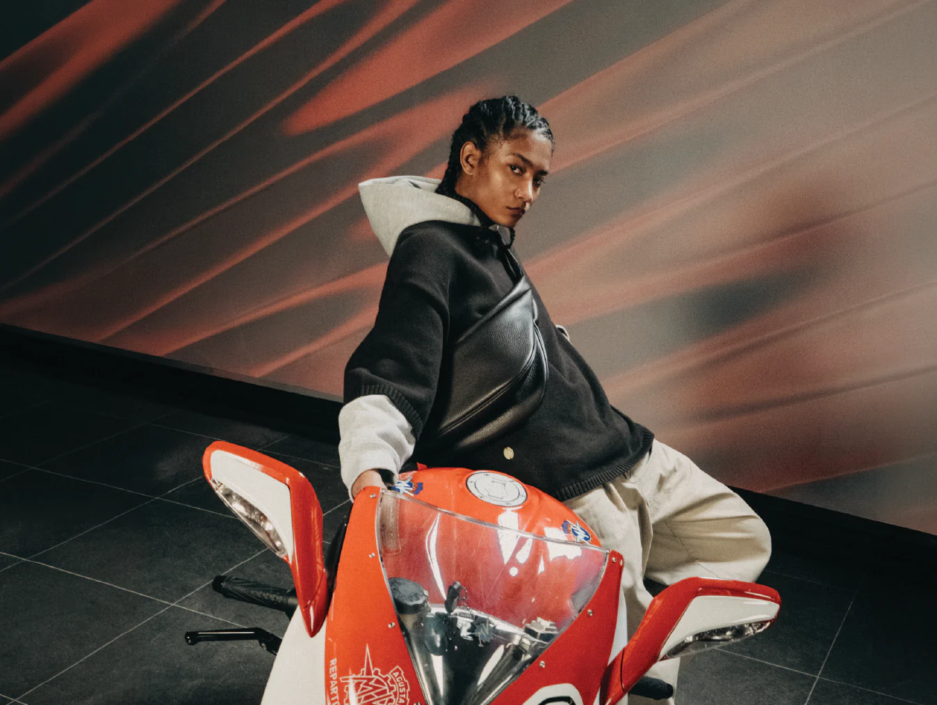 MV Agusta X GRAMS28 192 Essential Half Moon Bag - Image 3